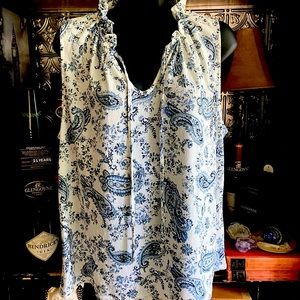 NWOT 🦋Melloday paisley print top size Large